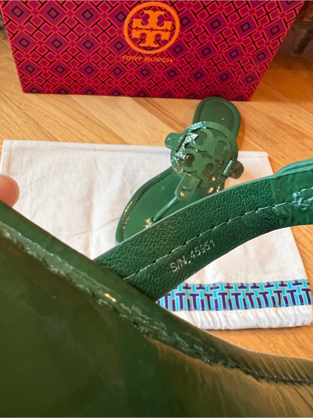 Tory Burch Arugula Green Naplak Patent Leather Miller Sandals - Picture 8 of 13